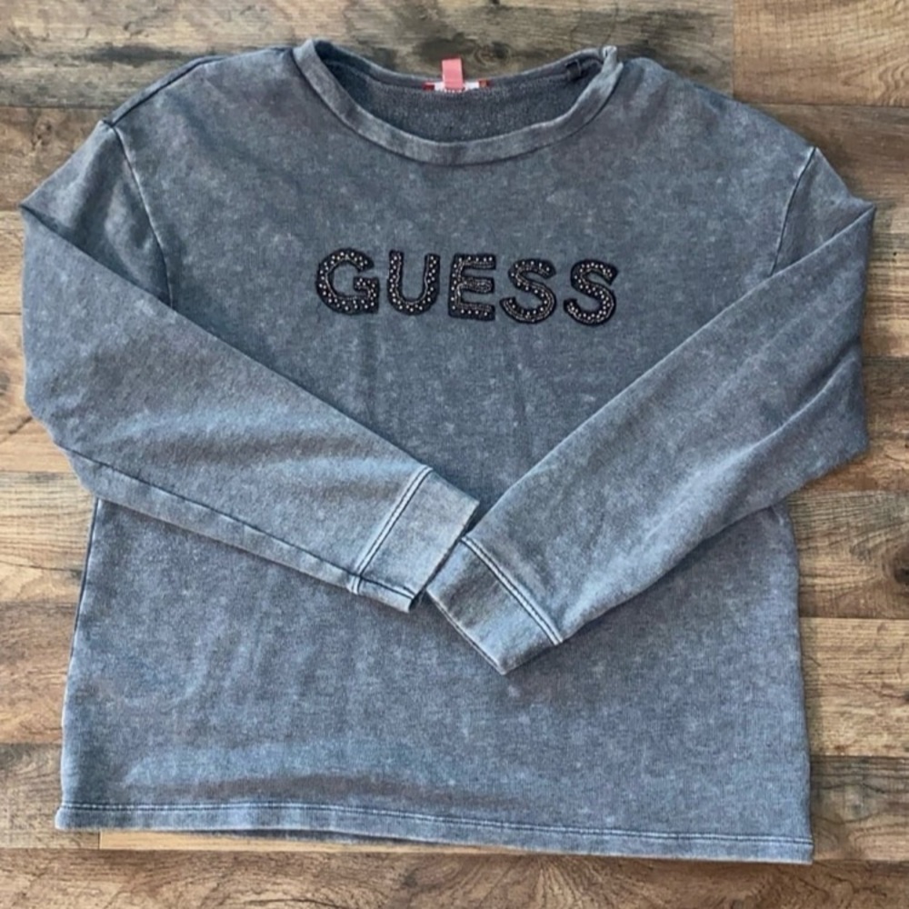 Guess sweatshirt